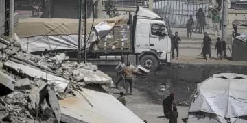 Israeli Air Strikes Kill 24 in Gaza, Including Families Sheltering in School