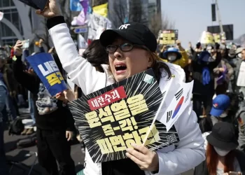 They Helped Topple a President—Now South Korea’s Young Women Say They’re Being Erased
