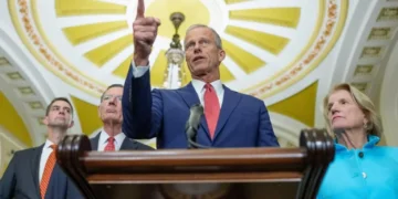 Senate Approves Bipartisan Deal to End Record U.S. Government Shutdown