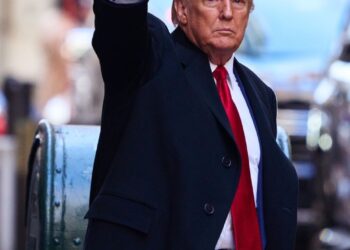 Trump Revives Greenland Annexation Idea, Sparking Sharp Rebuttal from Denmark and Greenland