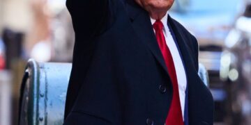 Trump Revives Greenland Annexation Idea, Sparking Sharp Rebuttal from Denmark and Greenland